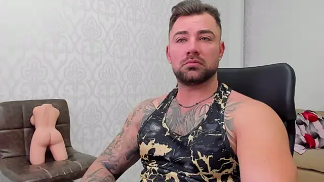 Snapshot of DuncanStone chatting on 14, 1, 2025 DuncanStone online show from 14, 1, 2025