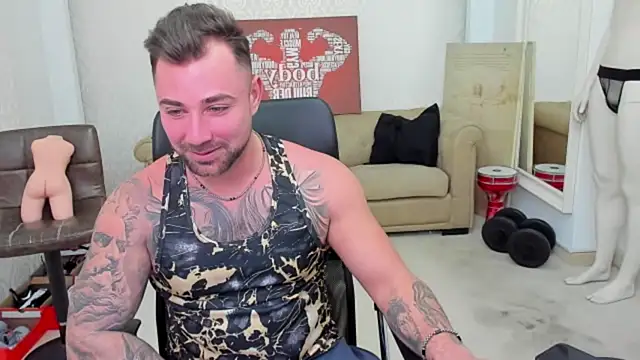 Snapshot of DuncanStone chatting on 14, 1, 2025 DuncanStone online show from 14, 1, 2025