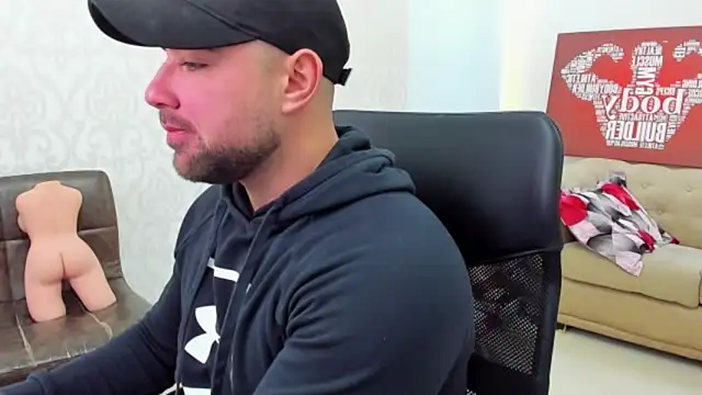 Snapshot of DuncanStone chatting on 17, 1, 2025 DuncanStone online show from 17, 1, 2025