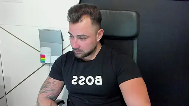 Snapshot of DuncanStone chatting on 4, 2, 2025 DuncanStone online show from 4, 2, 2025