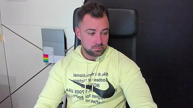 Snapshot of DuncanStone chatting on 5, 2, 2025 DuncanStone online show from 5, 2, 2025