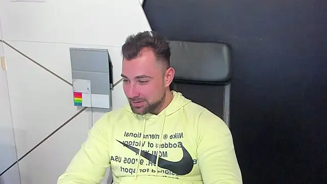 Snapshot of DuncanStone chatting on 5, 2, 2025 DuncanStone online show from 5, 2, 2025