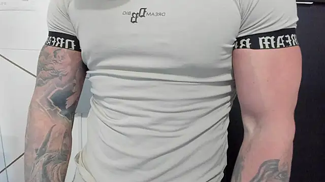 Snapshot of DuncanStone chatting on 12, 2, 2025 DuncanStone online show from 12, 2, 2025