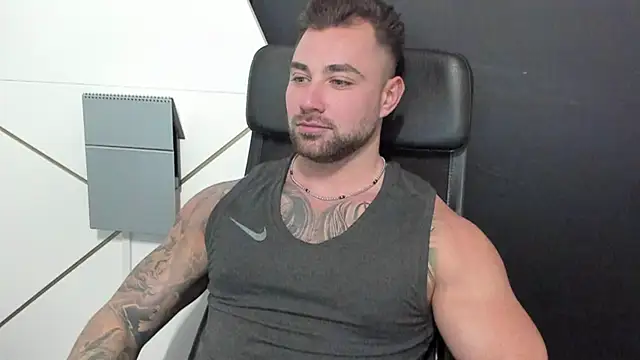 Snapshot of DuncanStone chatting on 4, 3, 2025 DuncanStone online show from 4, 3, 2025