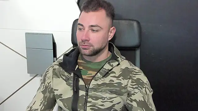 Snapshot of DuncanStone chatting on 8, 3, 2025 DuncanStone online show from 8, 3, 2025