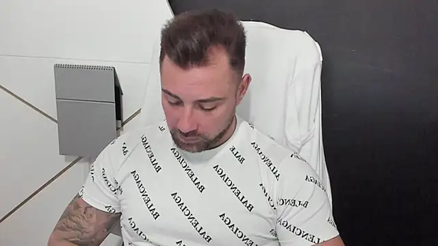 Snapshot of DuncanStone chatting on 15, 3, 2025 DuncanStone online show from 15, 3, 2025