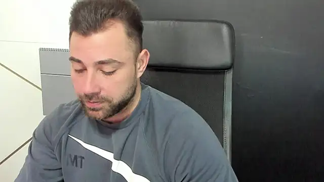 Snapshot of DuncanStone chatting on 16, 3, 2025 DuncanStone online show from 16, 3, 2025