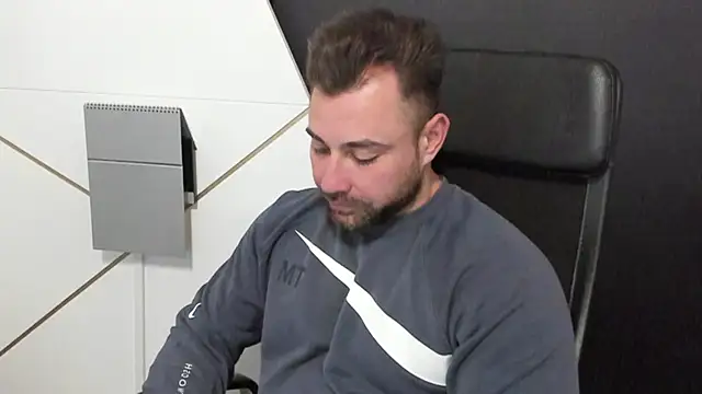 Snapshot of DuncanStone chatting on 16, 3, 2025 DuncanStone online show from 16, 3, 2025