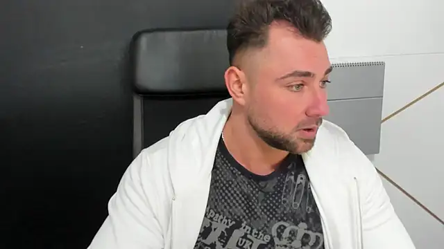 Snapshot of DuncanStone chatting on 19, 3, 2025 DuncanStone online show from 19, 3, 2025