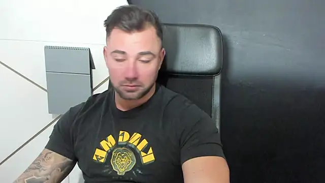 Snapshot of DuncanStone chatting on 20, 3, 2025 DuncanStone online show from 20, 3, 2025