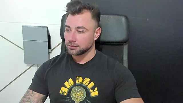 Snapshot of DuncanStone chatting on 20, 3, 2025 DuncanStone online show from 20, 3, 2025