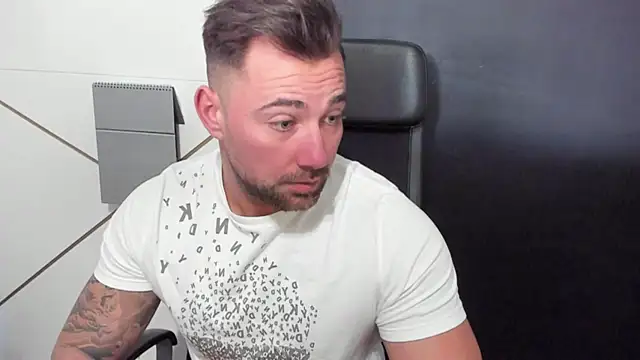 Snapshot of DuncanStone chatting on 22, 3, 2025 DuncanStone online show from 22, 3, 2025