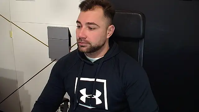 Snapshot of DuncanStone chatting on 1, 10, 2025 DuncanStone online show from 1, 10, 2025