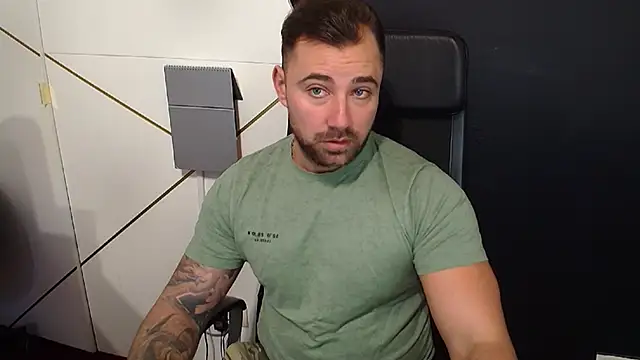 Snapshot of DuncanStone chatting on 9, 10, 2025 DuncanStone online show from 9, 10, 2025