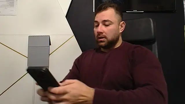 Snapshot of DuncanStone chatting on 26, 11, 2025 DuncanStone online show from 26, 11, 2025