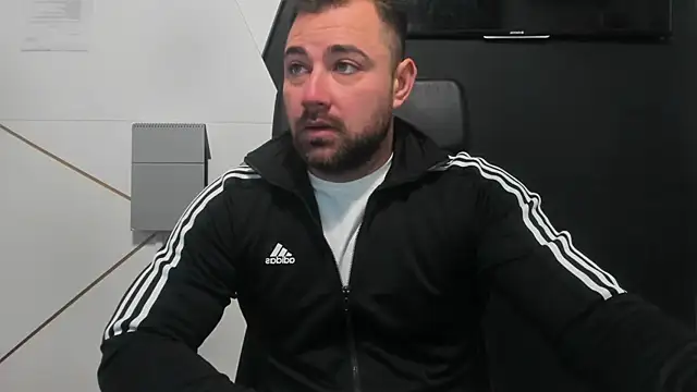 Snapshot of DuncanStone chatting on 30, 11, 2025 DuncanStone online show from 30, 11, 2025