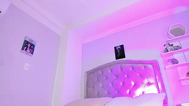 CamileHolmes online show from 28, 12, 2024