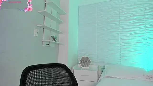 CamileHolmes online show from 27, 2, 2026