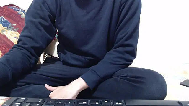 Alexdelarge323 online show from 15, 4, 2026