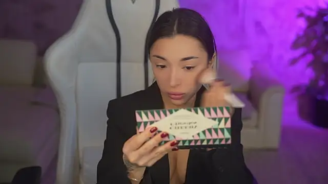 Snapshot of Jasmine_Flow chatting on 17, 11, 2025 Jasmine Flow online show from 17, 11, 2025