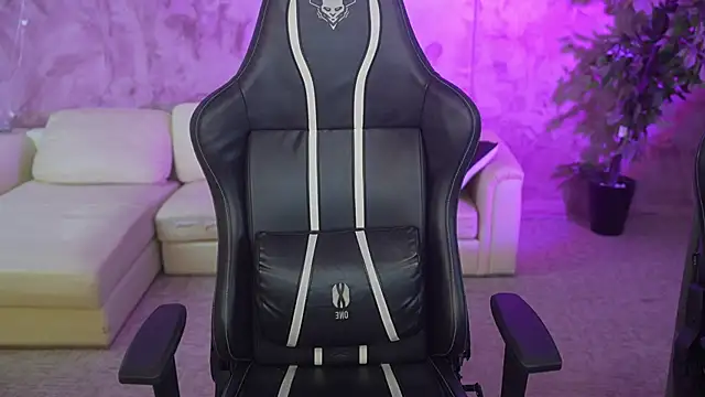 Snapshot of Jasmine_Flow chatting on 30, 11, 2025 Jasmine Flow online show from 30, 11, 2025