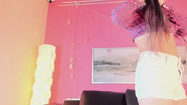 Tiffanysurez  online show from 3, 3, 2025