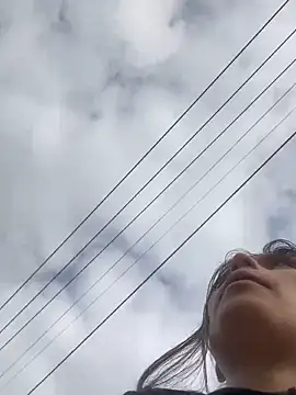 Tiffanysurez  online show from 5, 3, 2025