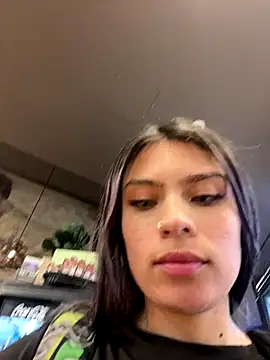 Tiffanysurez  online show from 26, 9, 2025