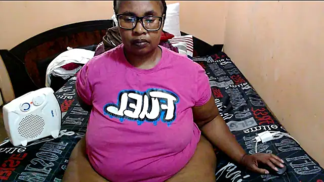 Snapshot of ZOQULUx chatting on 22, 5, 2026 ZOQULUx online show from 22, 5, 2026