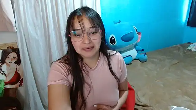 Snapshot of clarisse69 chatting on 13, 12, 2024 clarisse69 online show from 13, 12, 2024