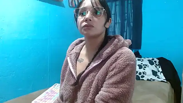 Snapshot of clarisse69 chatting on 27, 1, 2025 clarisse69 online show from 27, 1, 2025