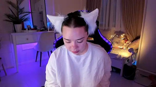 VixenMia online show from 22, 2, 2025