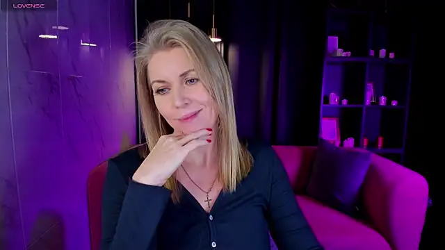 Annie Light online show from 4, 12, 2024