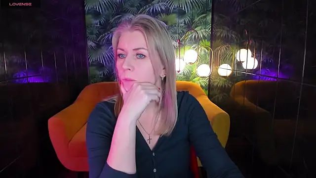 Annie Light online show from 5, 12, 2024