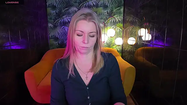 Annie Light online show from 5, 12, 2024