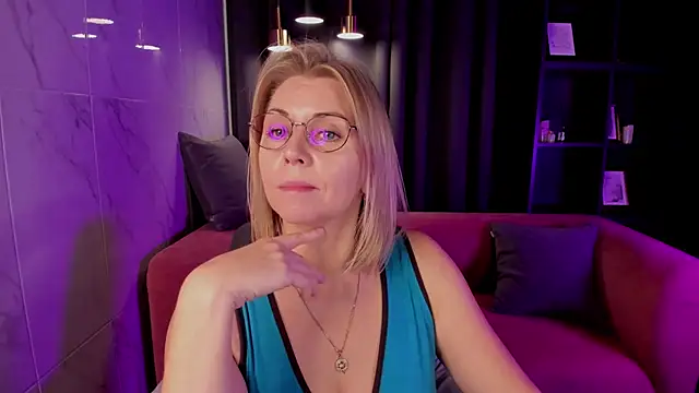 Annie Light online show from 16, 9, 2025