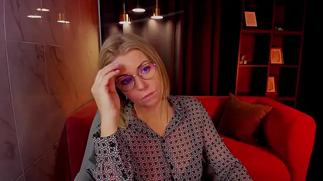 Annie Light online show from 10, 10, 2025