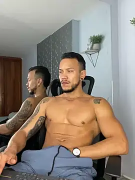 ARON TAYLER01 online show from 9, 1, 2025