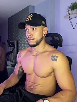 ARON TAYLER01 online show from 18, 9, 2025