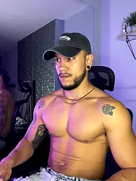 ARON TAYLER01 online show from 23, 9, 2025