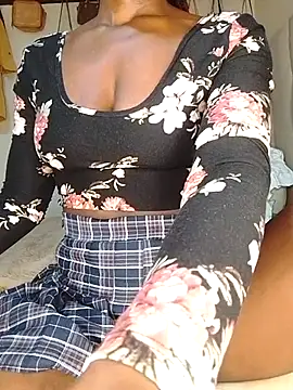 NicRaisaa online show from 15, 9, 2025