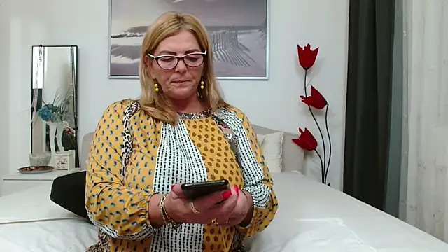 YulliaMilf online show from 2, 11, 2025