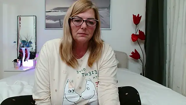 YulliaMilf online show from 1, 2, 2026