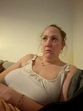 Wisie Cutie online show from 17, 2, 2025