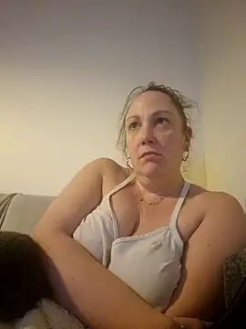 Wisie Cutie online show from 25, 2, 2025