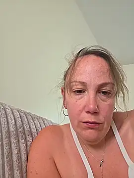 Wisie Cutie online show from 21, 4, 2026