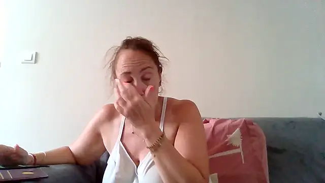 Wisie Cutie online show from 17, 7, 2026