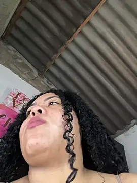 mia thonson  online show from 6, 4, 2026