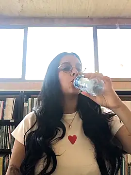 Snapshot of Annya-sweet chatting on 22, 10, 2025 Annya-sweet online show from 22, 10, 2025