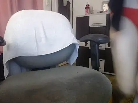 Milkshaker angel online show from 4, 12, 2025